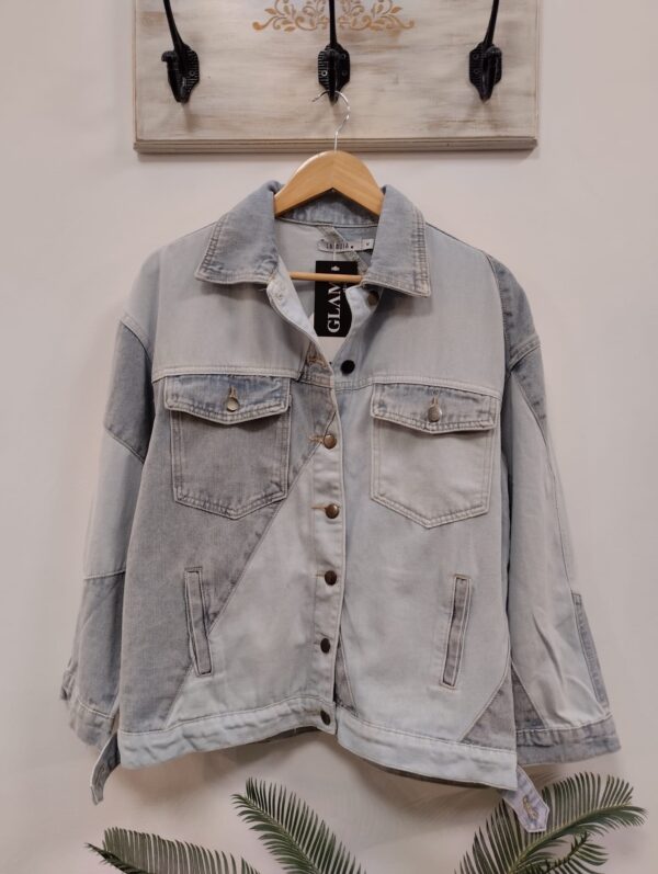 Campera de jean oversize combinada