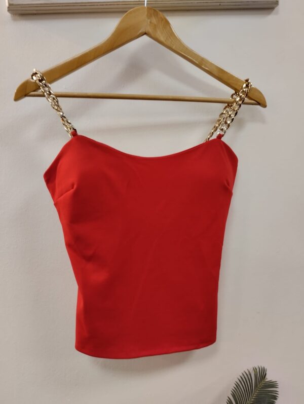 Musculosa lycra roja con bretel cadena dorado marca VIVIANA MÉNDEZ