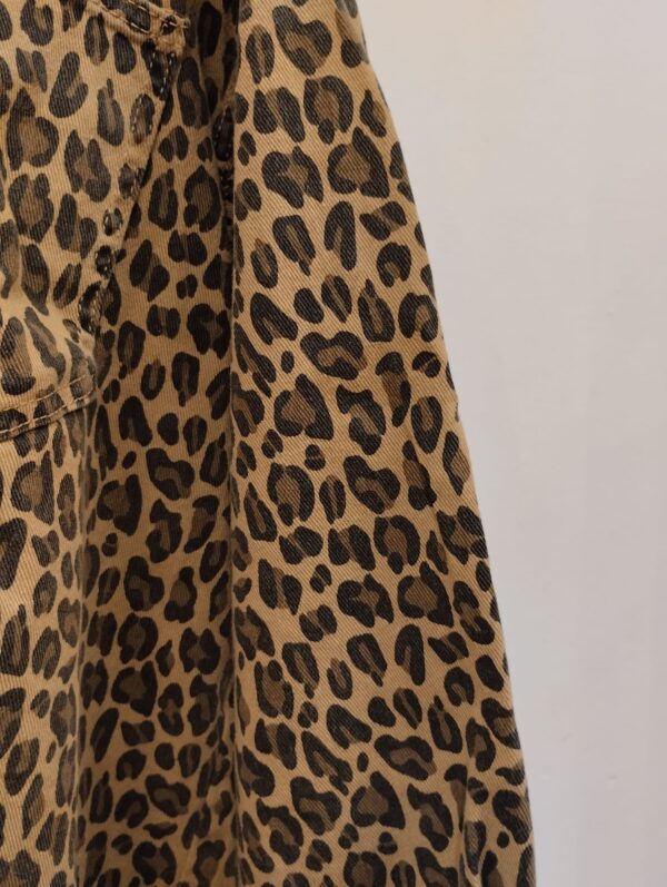 Campera de jean animal print - Image 2